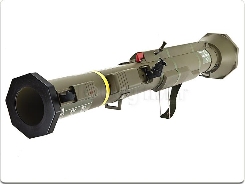 AT-4 / M136