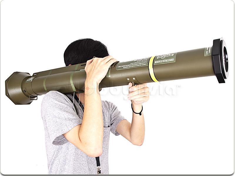 AT-4 / M136
