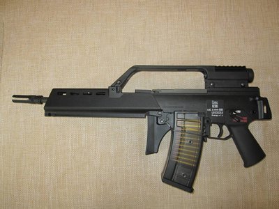 со сложенным прикладом
